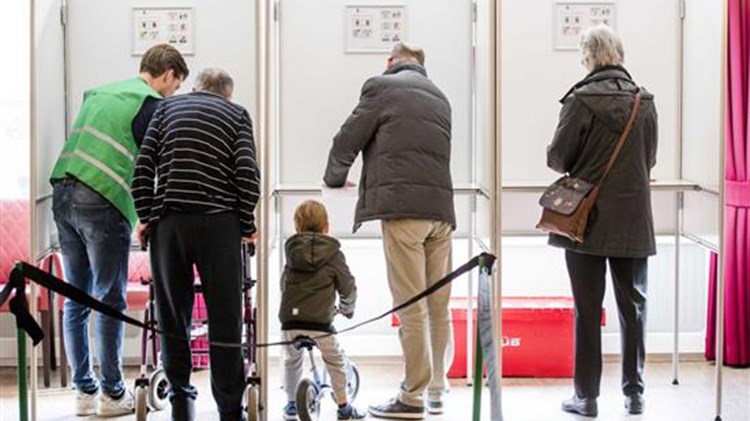 Μαζική συμμετοχή στις κρίσιμες εκλογές της Ολλανδίας