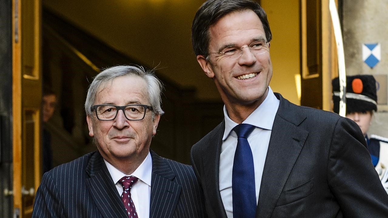 Συγχαρητήρια στον Ρούτε ¨για τη νίκη κατά των εξτρεμιστών¨ έδωσε ο Γιούνκερ