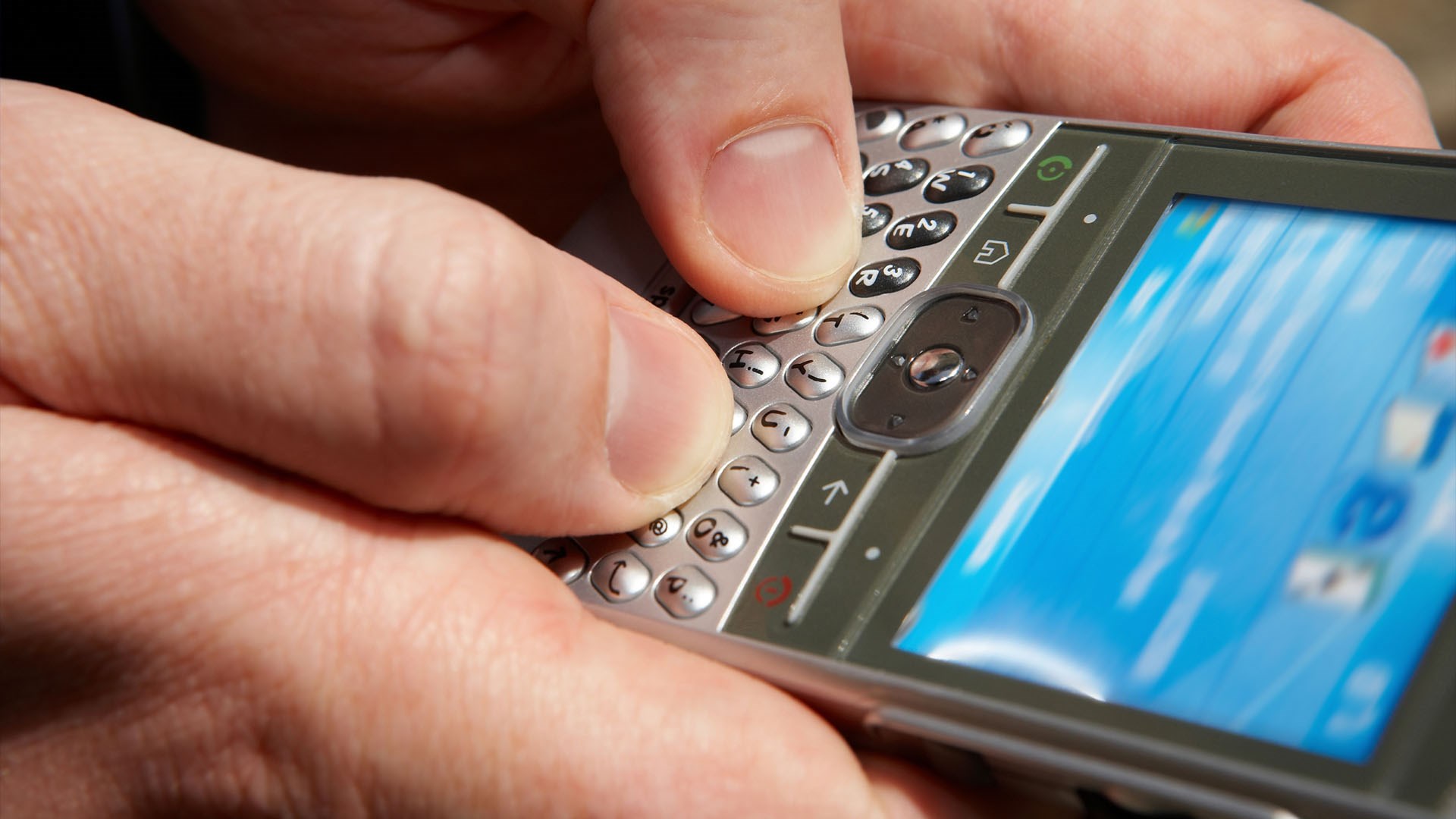 Αν χάσεις το κινητό σου… βιώνεις τρομοκρατική απειλή!