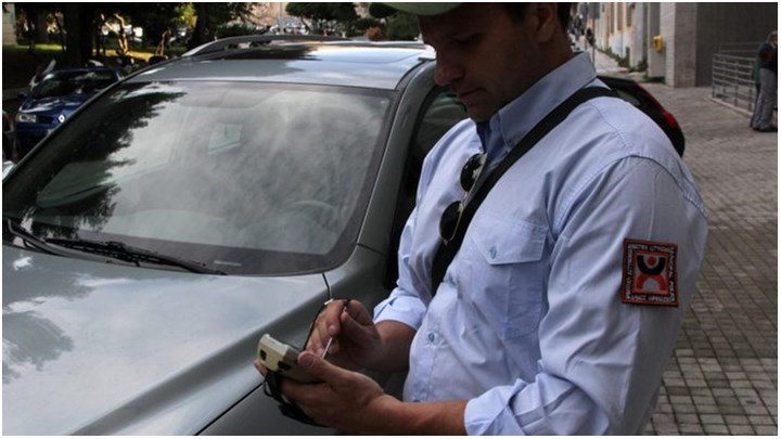 Χιλιάδες ευρώ επιστρέφει ο δήμος Αθηναίων για λάθη σε κλήσεις στάθμευσης