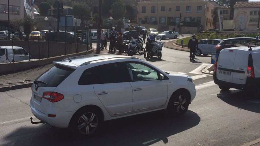 Τουλάχιστον δύο τραυματίες από την επίθεση σε λύκειο της Γαλλίας – ΤΩΡΑ – ΦΩΤΟ