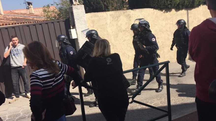 Οπλισμένος και με χειροβομβίδες ο 17χρονος συλληφθείς για την επίθεση σε λύκειο της Γαλλίας
