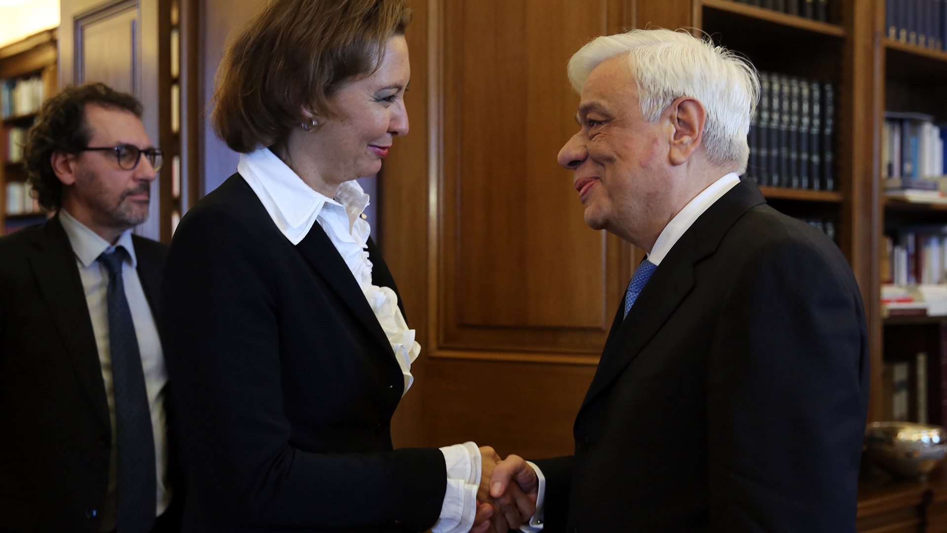 Παυλόπουλος: Η Ελλάδα πράττει στο ακέραιο το χρέος της και στο θέμα των προσφύγων