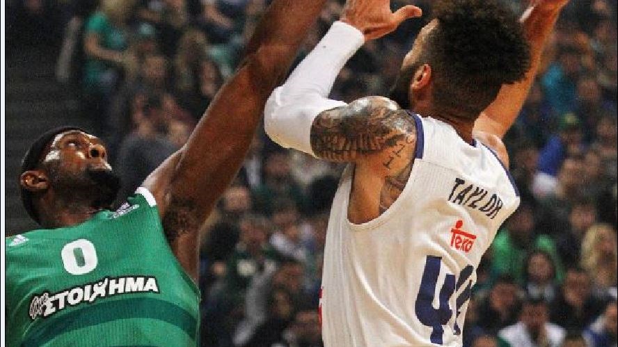 Παναθηναϊκός – Αρμάνι 21-15 (10′)