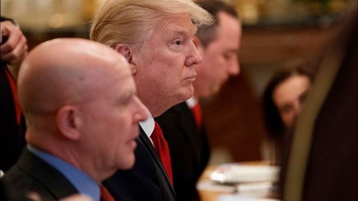 «Ανοησίες και γελοιότητες» τα περί παρακολούθησης του Τραμπ λέει η βρετανική υπηρεσία πληροφοριών