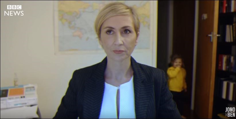 Και αν ήταν… η μαμά στη viral συνέντευξη του BBC; – ΒΙΝΤΕΟ