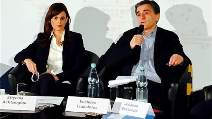 Τηλεδιάσκεψη με τους δανειστές: Παραμένουν ανοικτά τα μεγάλα ζητήματα