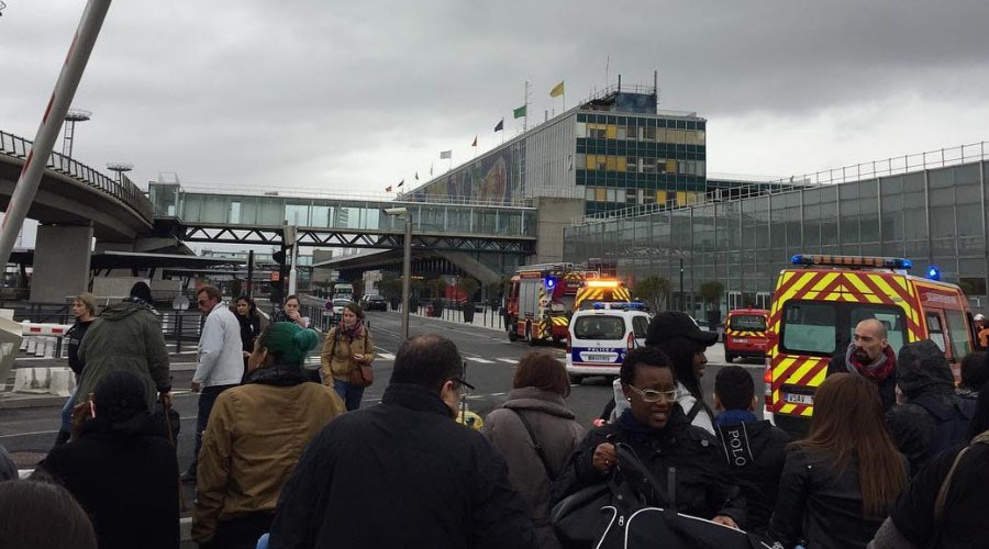 Ένας νεκρός στο αεροδρόμιο του Orly στο Παρίσι – ΦΩΤΟ – ΤΩΡΑ
