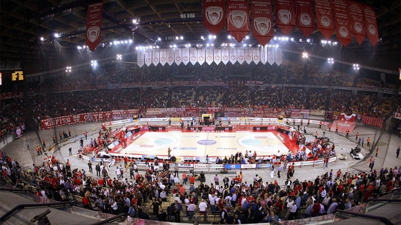 Ο νεαρός που τρέλανε το ΣΕΦ με την ευστοχία του – ΒΙΝΤΕΟ