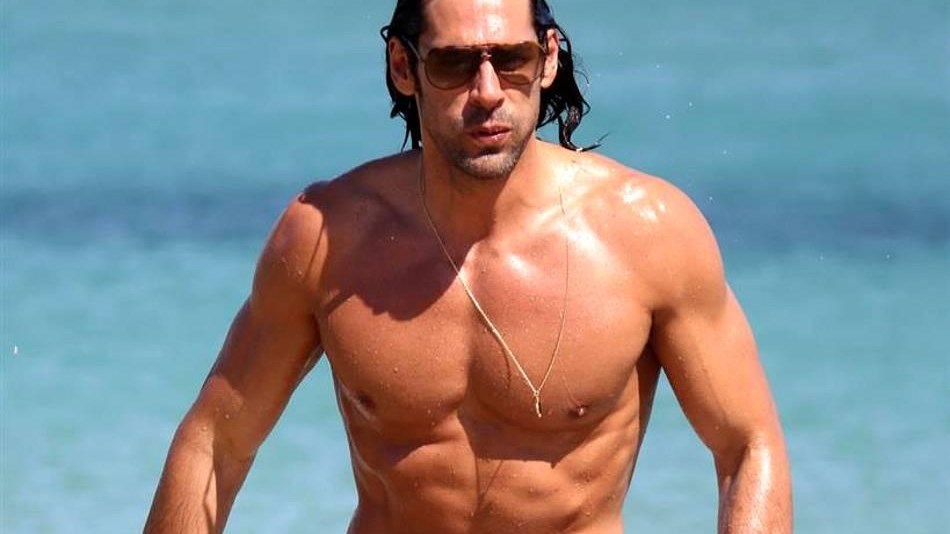 Ποιος Σπαλιάρας; Έλληνας τραγουδιστής λέει ότι έχει πάει με…1.000.000 γυναίκες – ΦΩΤΟ