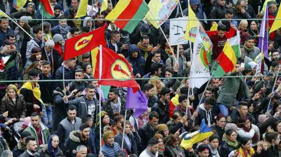Οργή Ερντογάν για τη διαδήλωση χιλιάδων Κούρδων στην Φρανκφούρτη – ΦΩΤΟ
