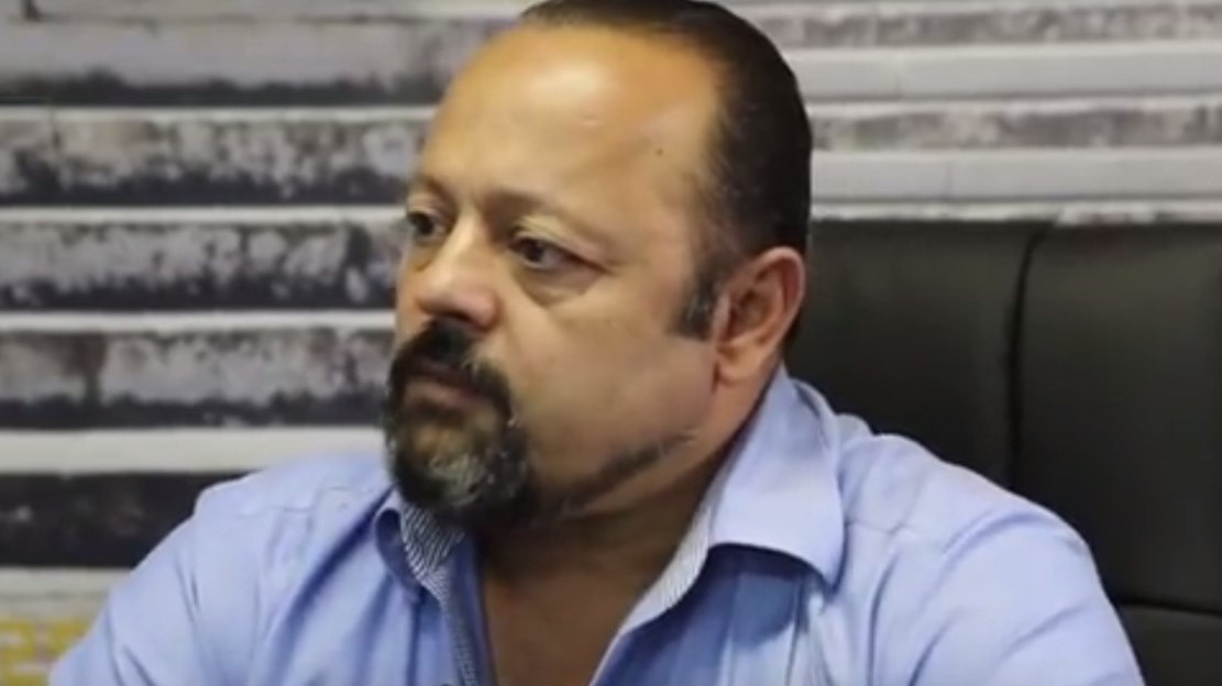 Ο κουμπάρος του Σώρρα στην «R»: Ιθύνων νους η σύζυγός του, αυτή είναι η απατεώνισσα