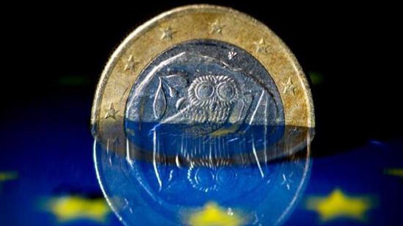 Τετραπλό πλήγμα στην οικονομία από την καθυστέρηση στην αξιολόγηση