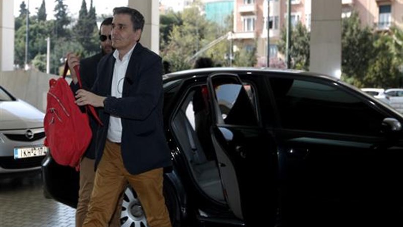 Τρόικα: «Ξεχάστε τη μείωση του ΕΝΦΙΑ»