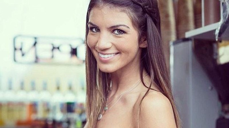 Baristas με μπικίνι ή εσώρουχα σου φτιάχνουν καφέ