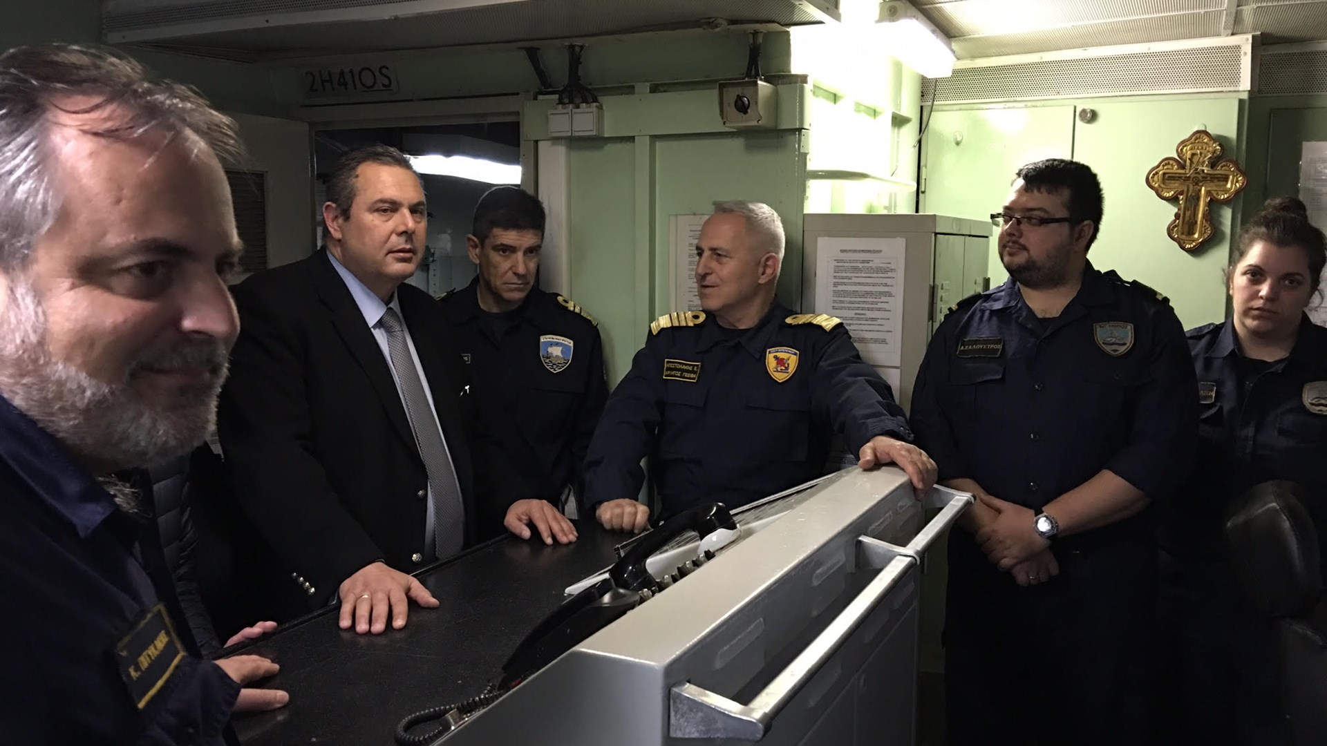 Επίσκεψη του Πάνου Καμμένου στη φρεγάτα «ΛΗΜΝΟΣ» – ΦΩΤΟ