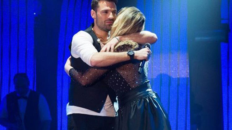 Η αδελφή του Ρονάλντο τραγούδησε μαζί με τον Κωνσταντίνο Αργυρό – ΒΙΝΤΕΟ