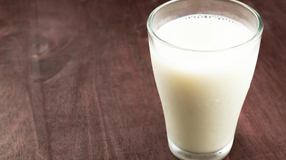 4 πράγματα που μπορείτε να κάνετε με το ληγμένο γάλα