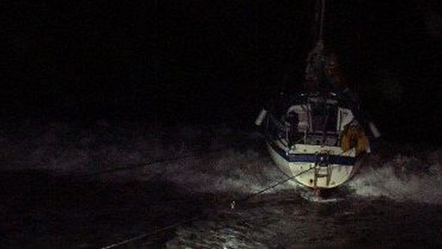 Επιχείρηση εντοπισμού μεταναστών που ξεκίνησαν κολυμπώντας για τη  Χίο