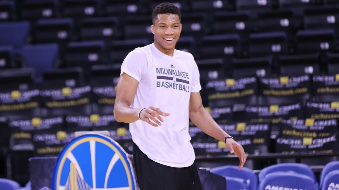 Στο Τop 10 του NBA o Αντετοκούνμπο – ΒΙΝΤΕΟ