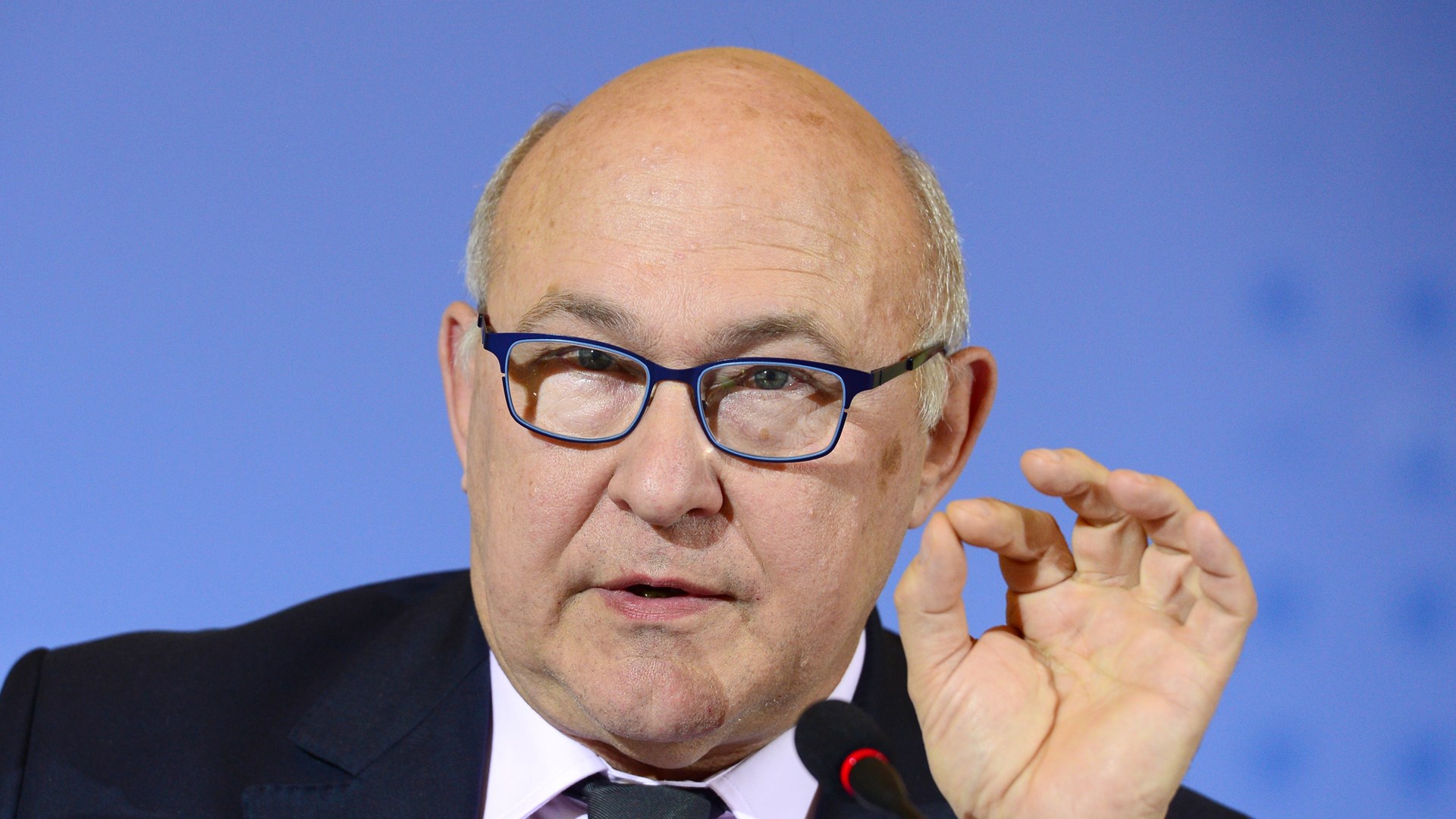 Σαπέν: «Μια ανησυχία βαραίνει την ελληνική οικονομία»