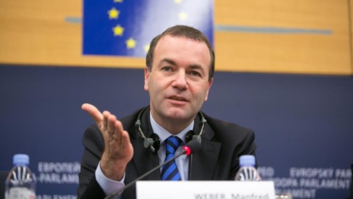 Βέμπερ: Μην στοχοποιείτε τον Σόιμπλε