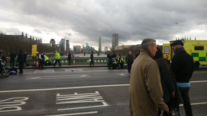 Πυροβολισμοί έξω από το βρετανικό κοινοβούλιο – TΩΡΑ