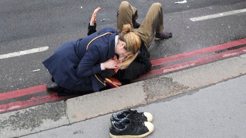 30 συγκλονιστικές φωτογραφίες από την επίθεση στο Λονδίνο