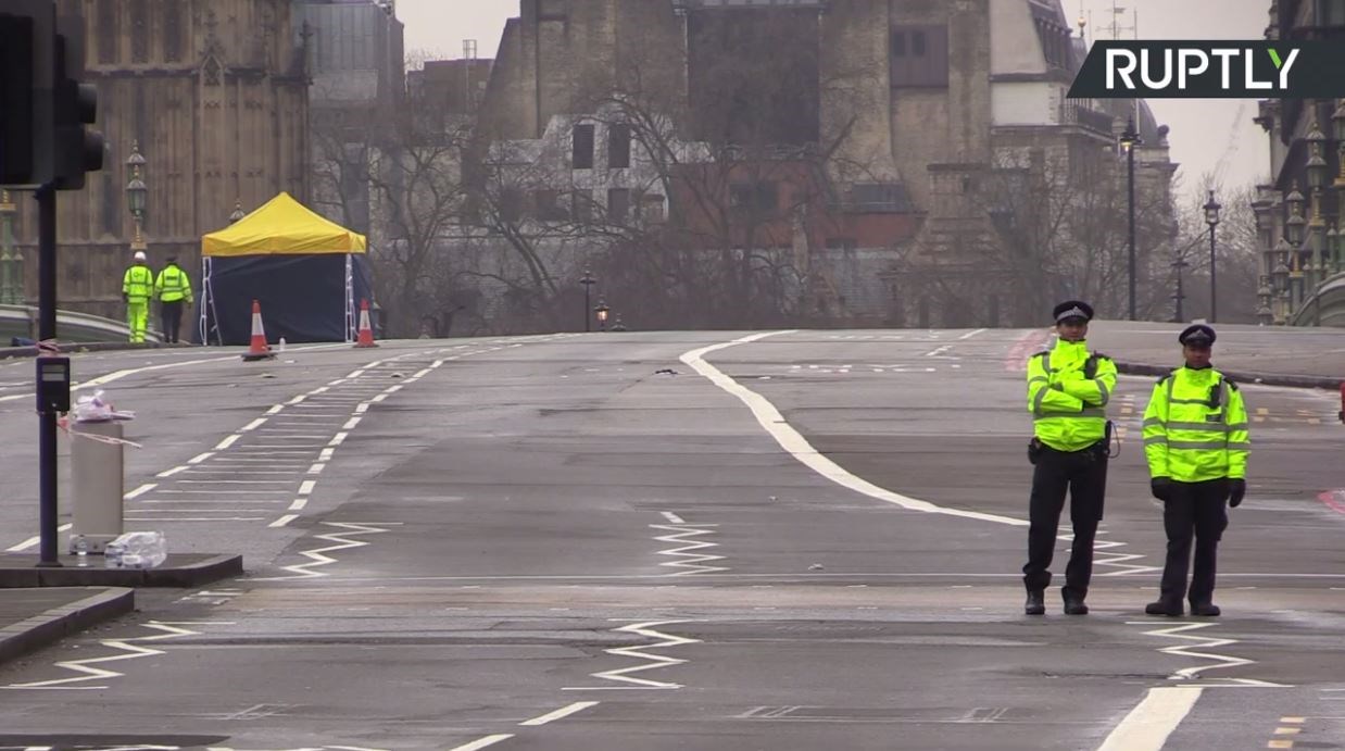 Live εικόνα έξω από το Βρετανικό Κοινοβούλιο – ΒΙΝΤΕΟ