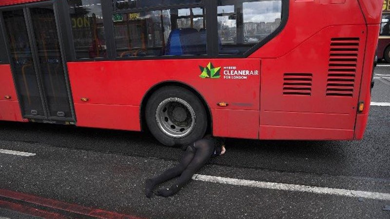 Τουρκοκύπρια η νεκρή στις ρόδες του λεωφορείου από την επίθεση στο Λονδίνο-ΦΩΤΟ