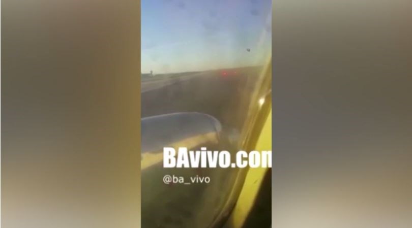 Πανικός στους επιβάτες – Άνοιξε η πόρτα του αεροπλάνου κατά την απογείωση- ΒΙΝΤΕΟ