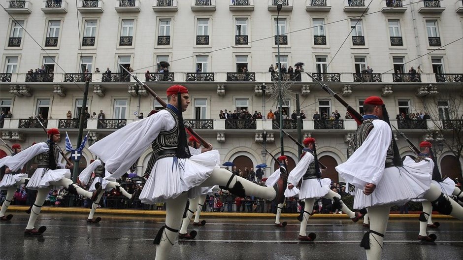 Κυκλοφοριακές ρυθμίσεις για τη στρατιωτική παρέλαση στην Αθήνα