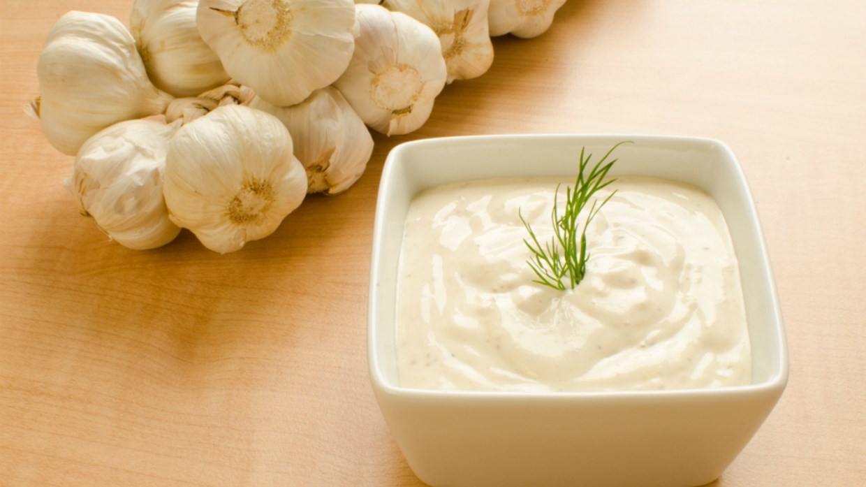 Τι να κάνετε για να απαλλαγείτε από τη μυρωδιά της σκορδαλιάς