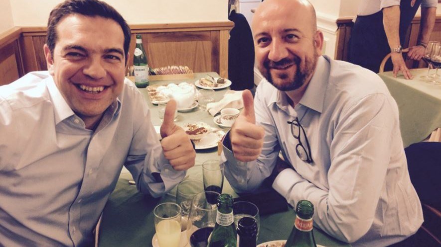 Χαμόγελα μετά το 1-1 για τον Αλέξη Τσίπρα και τον Βέλγο Πρωθυπουργό