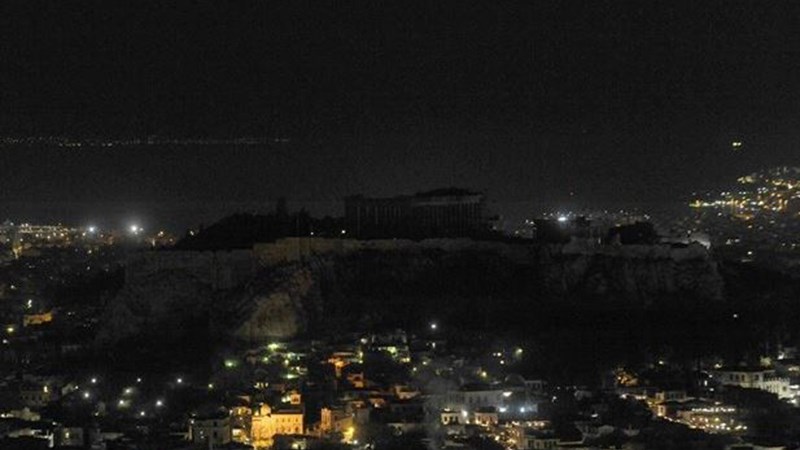 Έσβησαν τα φώτα για την «Ώρα της Γης» στην Ακρόπολη και σε άλλα μνημεία σε όλο τον κόσμο – ΒΙΝΤΕΟ