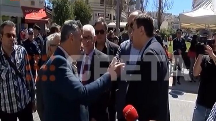 Ο διάλογος του υπουργού Υγείας με πολίτη στο Ρέθυμνο για το “ψαλίδι” στα επιδόματα – ΒΙΝΤΕΟ