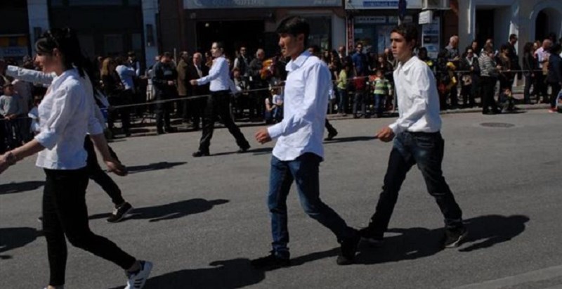 Ο 17χρονος Χαντί από το Αφγανιστάν παρήλασε τιμώντας την Ελλάδα – ΦΩΤΟ