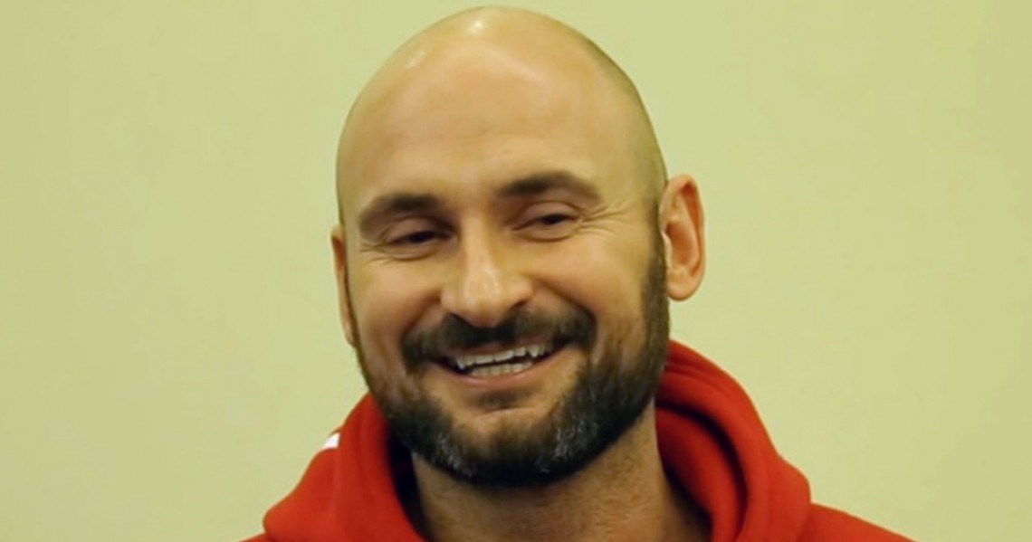 Δείτε τον Πάνο από το Survivor σημαιοφόρο σε παρέλαση – ΦΩΤΟ