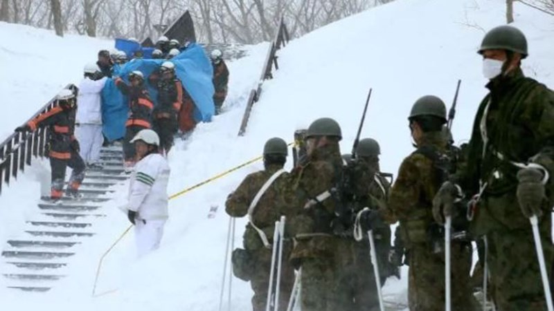 Νεκροί επτά μαθητές και ένας καθηγητής από χιονοστιβάδα στην Ιαπωνία – ΒΙΝΤΕΟ