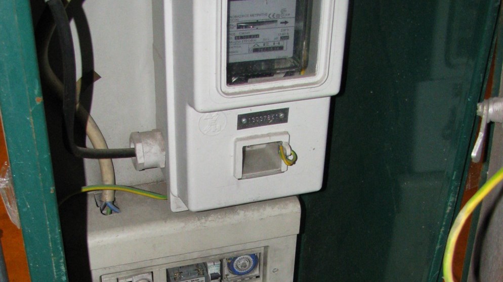 Έτοιμοι να κατεβάσουν τους διακόπτες οι τεχνικοί της ΔΕΗ