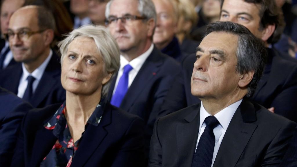 Γαλλία: Επίσημη έρευνα για την αργομισθία της συζύγου του Φιγιόν