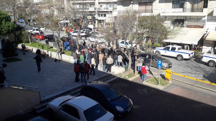 Στον εισαγγελέα ο ιμάμης που είχε μετατρέψει το τζαμί σε οπλοστάσιο – ΦΩΤΟ