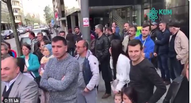 Επεισόδια με τραυματίες μπροστά στο τουρκικό προξενείο στις Βρυξέλλες