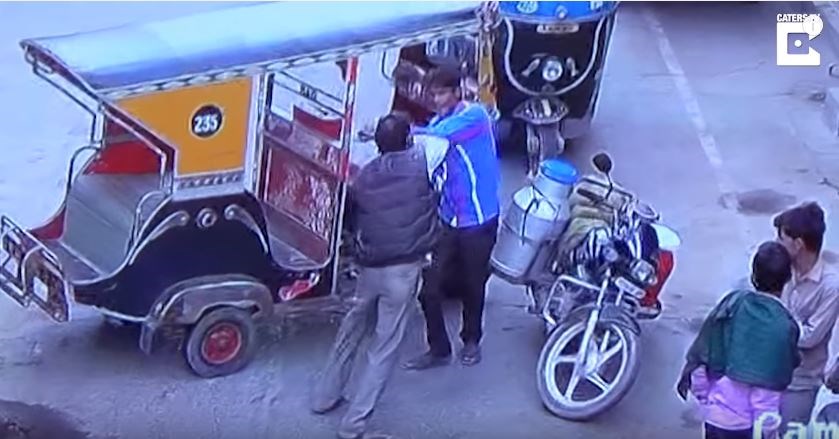 Βίντεο – σοκ: Τον σκότωσε με τούβλο για την προτεραιότητα στο δρόμο