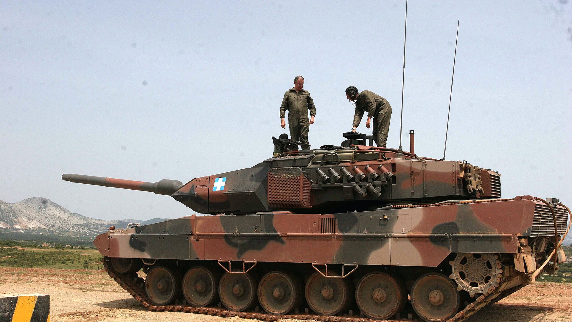 Στο εδώλιο Τραυλός και Λιακουνάκος για τα Leopard