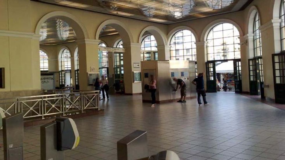Κλειστός από τις 10:30 ο σταθμός του μετρό στο Μοναστηράκι με εντολή της αστυνομίας
