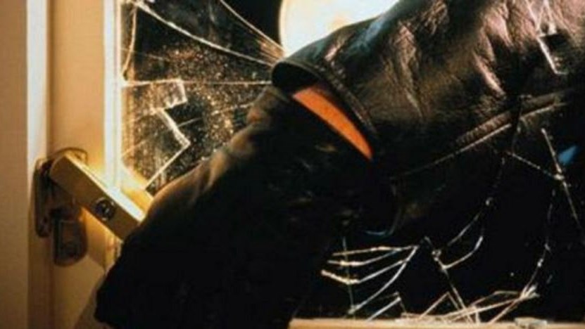 Ζωντανός εφιάλτης για 17χρονη την ώρα που κοιμόταν