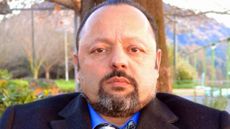 Ο Αρτέμης Σώρρας χορεύει με μαγιό στους ρυθμούς του «You can leave your hat on» – ΒΙΝΤΕΟ