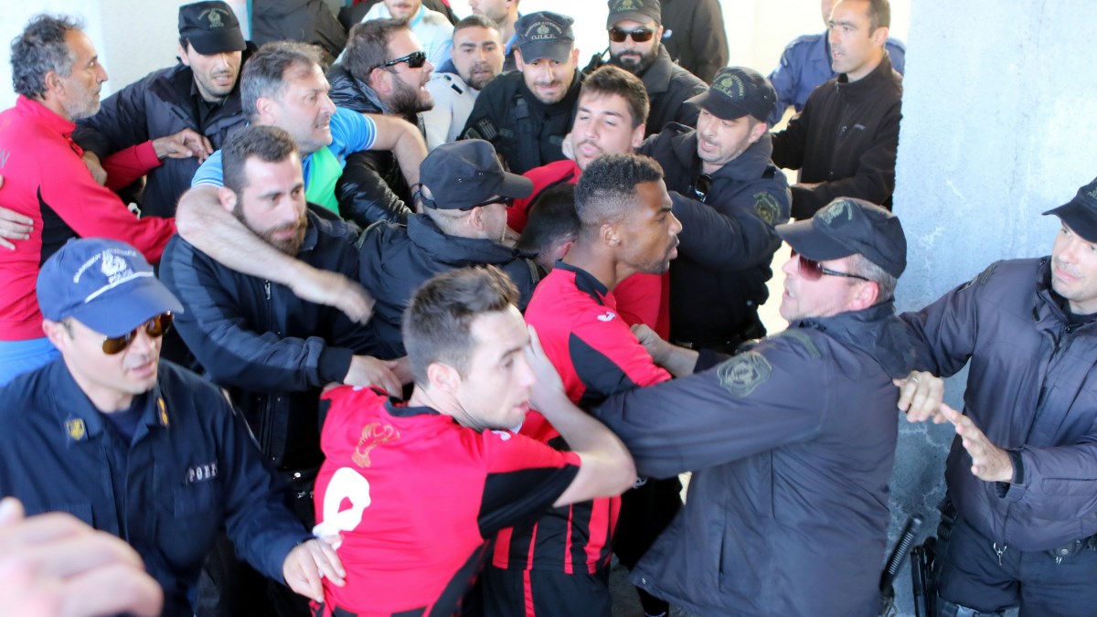 Φοβερό ξύλο στον αγώνα Καβάλα-Απόλλων Καλαμαριάς – ΦΩΤΟ