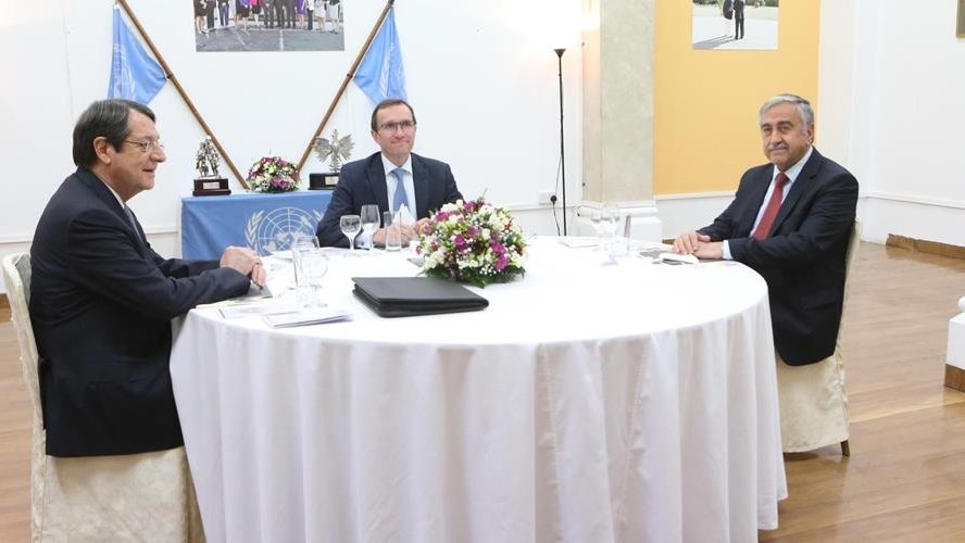 Κύπρος: Χωρίς συμφωνία το δείπνο Αναστασιάδη-Ακιντζί